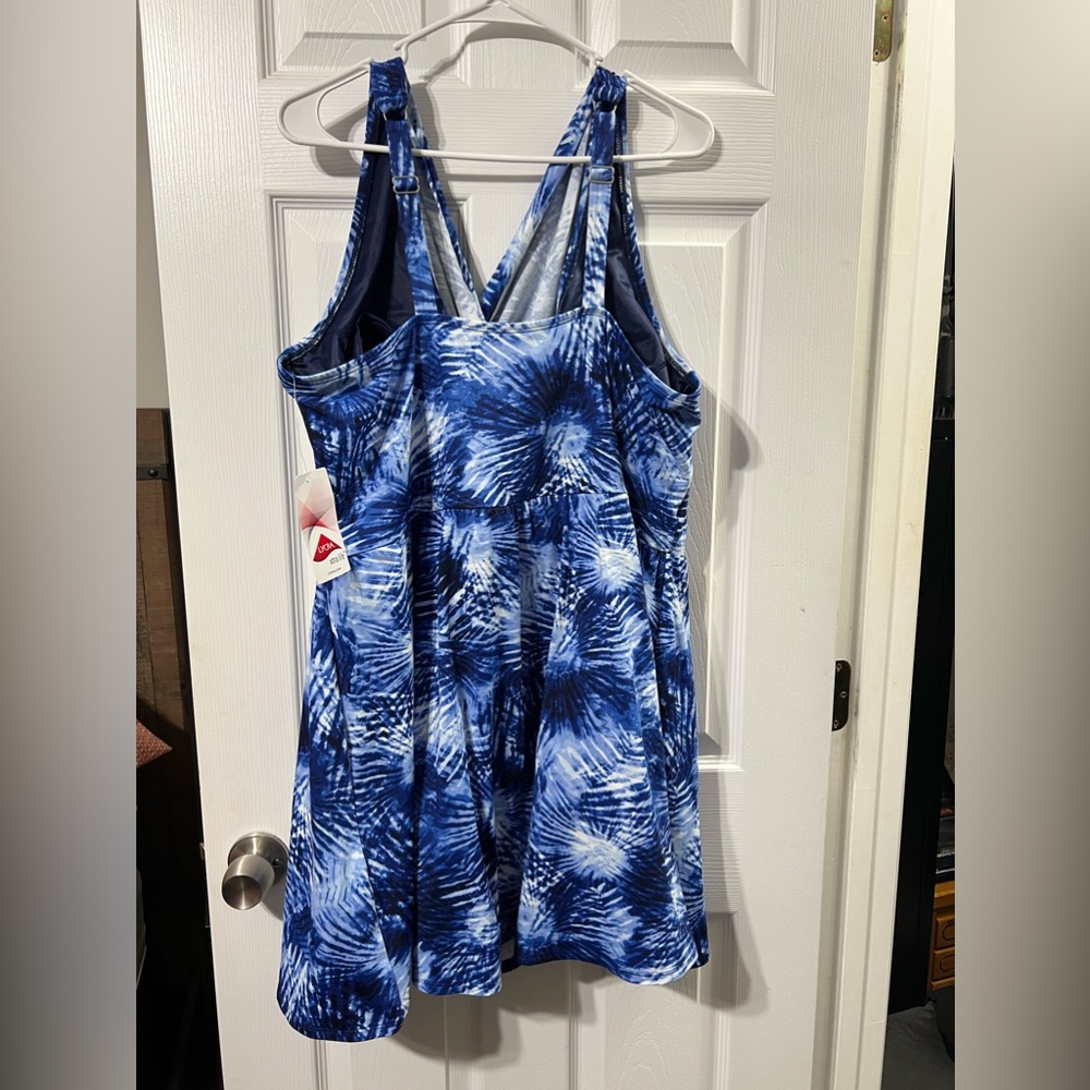 Lands End - One Piece Swimsuit - 26W - Picture 2 of 3